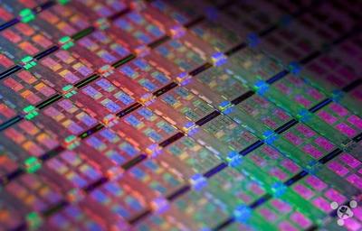 英特爾面臨新挑戰(zhàn) ARM與臺(tái)積電攜手進(jìn)軍7納米芯片領(lǐng)域